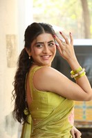 Rashi Singh Images